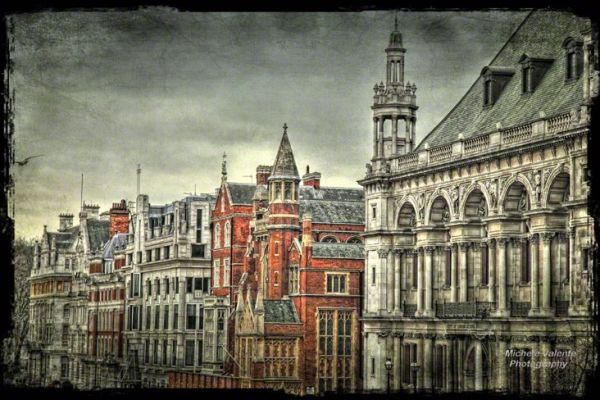 london-4D8B58260-D57F-B510-C3B9-854737FCBF51.jpg