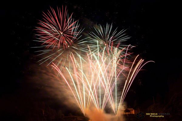 fireworks-0222B8FE5C-9C64-0266-6624-BAAFB51F63EB.jpg
