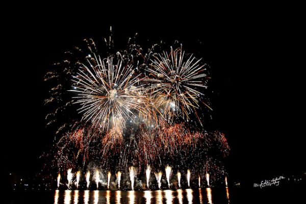 fireworks-25ED8FDC49-E070-530A-C837-B82A00CF9B78.jpg