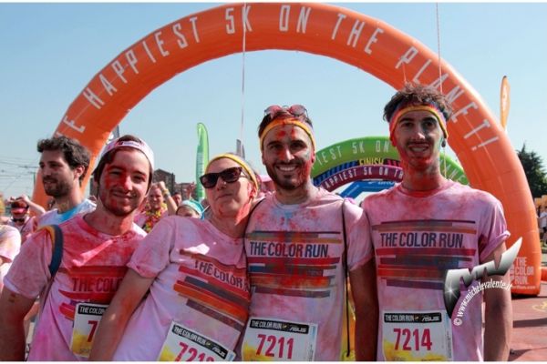 the-color-run-1373D74285-E6F7-C498-561E-A523DFA694EF.jpg