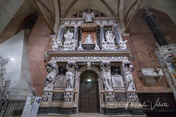 venezia-67FF187389-867C-22EB-1564-9703345ECAEE.jpg