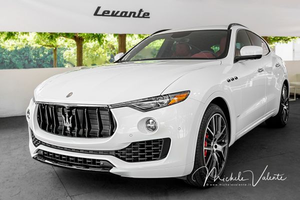 salone-auto-3699605F52-1C5E-DBB6-59AB-17792EDA6219.jpg