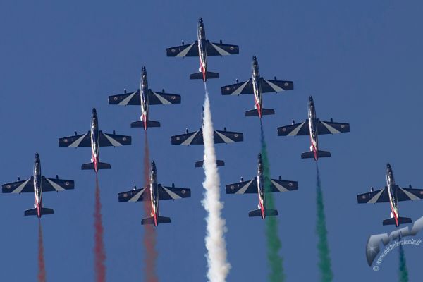 frecce-tricolori-022769BC1A-AC69-7539-3367-82F649B053AA.jpg