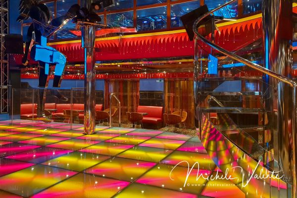 discoteca74F6F481-2A03-4F76-ADE5-1FCE041CB58B.jpg